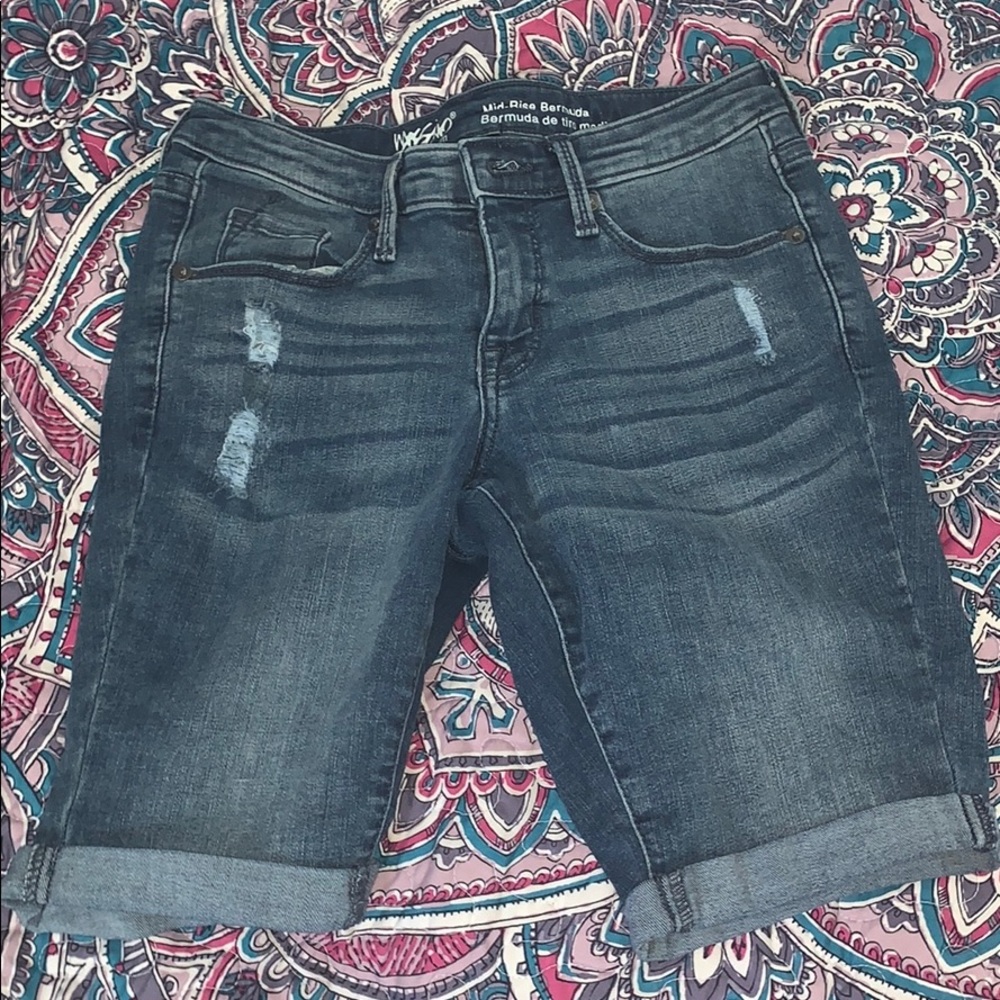 Bermuda Jean Shorts 👖